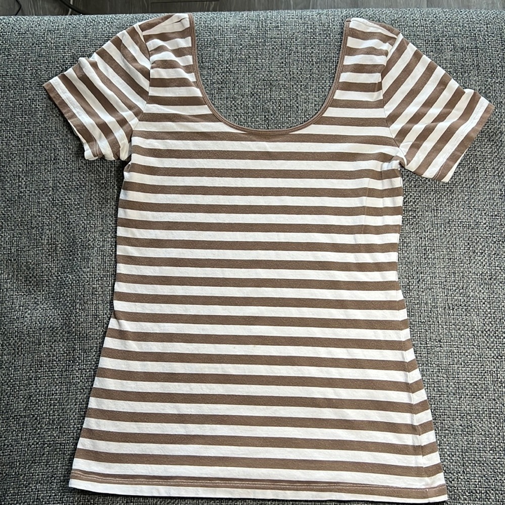 Old Navy Scoop Neck Brown and White Stripes Short Sleeve Top, Size M